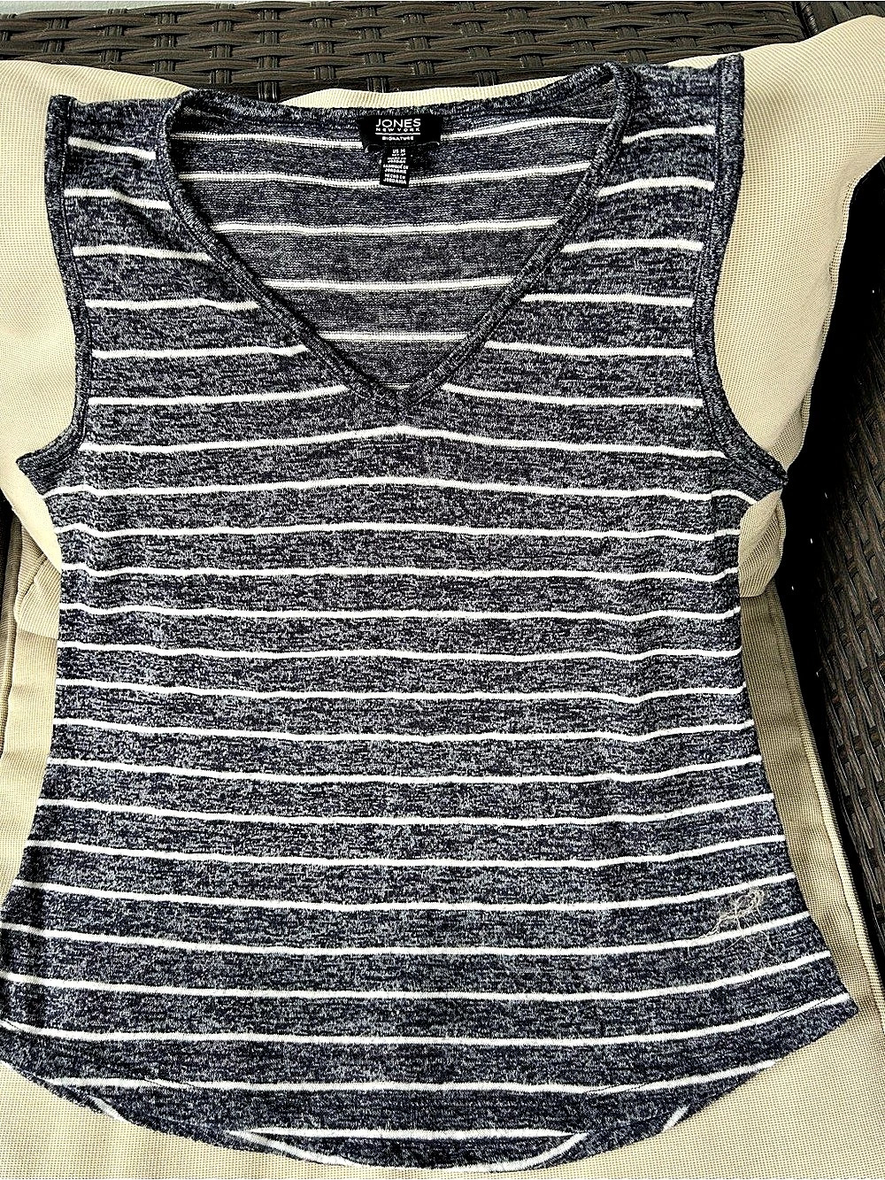 Jones New York Striped V-Neck Tank Top in Blue & White Like New